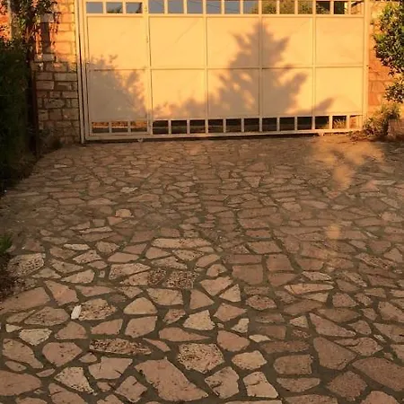 Osmani 1 * Ksamil
